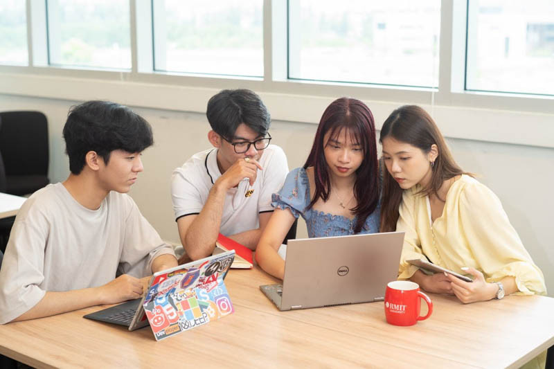 Hướng Nghiệp Ngành Kinh Tế: Chọn Trường Đại Học Phù Hợp Tại TP.HCM