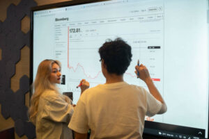 Ngành Tài Chính Ngân Hàng: Cơ Hội Nghề Nghiệp Cho Thế Hệ Trẻ