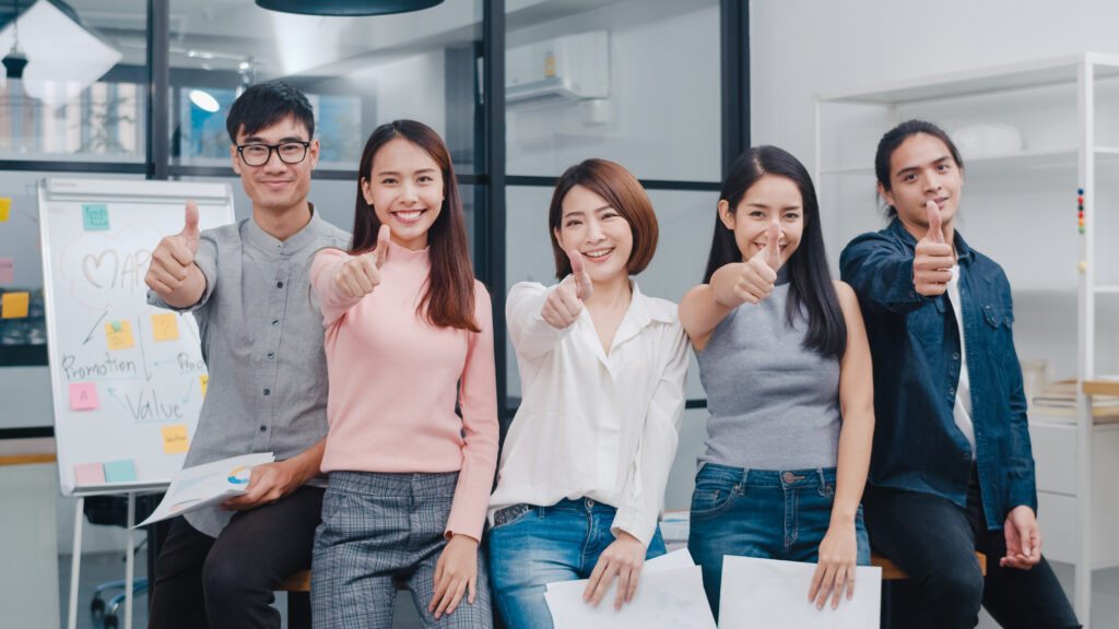 Học sinh THPT tìm hiểu về các ngành nghề thông qua các buổi tư vấn hướng nghiệp